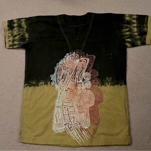 Hand tie dyed, silk screened men’s Dashiki